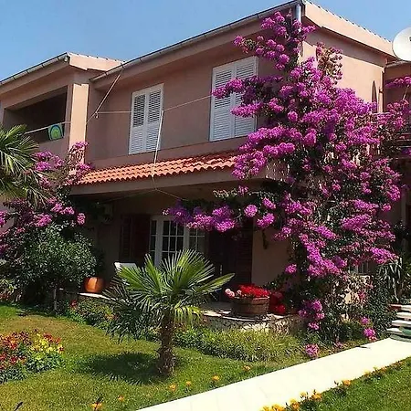 Prázdninový dům House Marijana Sibenik *