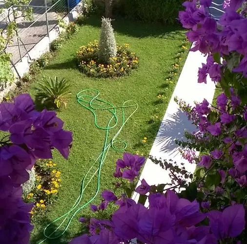 House Marijana Sibenik בית נופש *